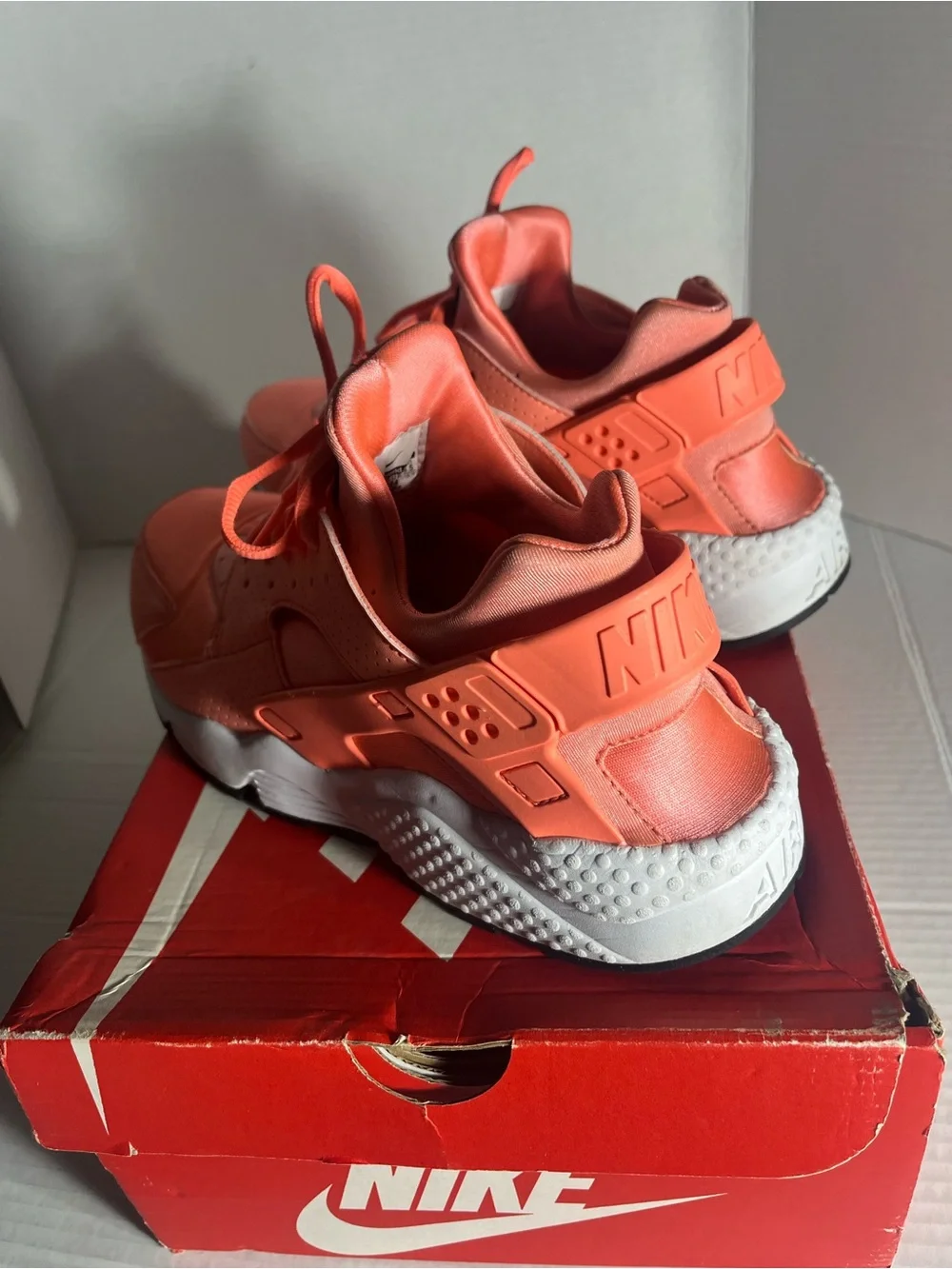 Nike Kids Coral/Orange Huarache Sneakers